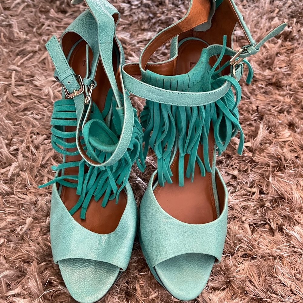 Turquoise Boutique 9 heels